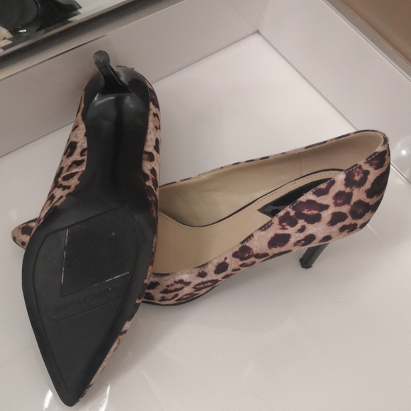 Marc Fisher Animal Print Heels, 8M - Picture 2 of 5